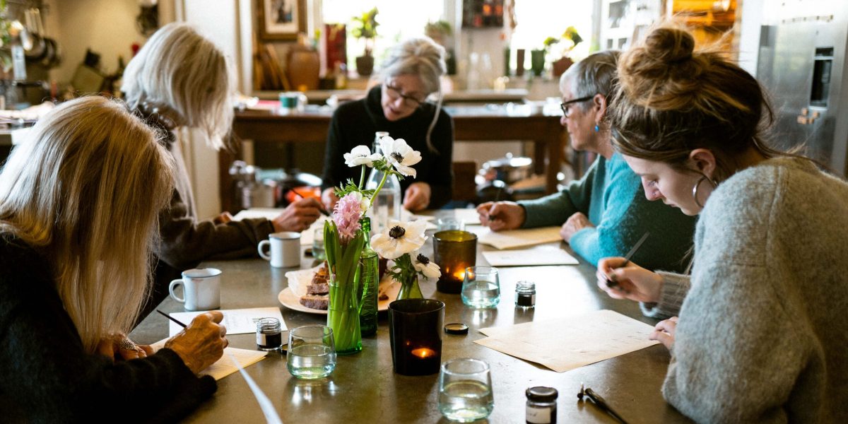 Taster Calligraphy Workshop demonstration by Kate Ridyard